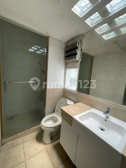 House for rent in Bandung, Indonesia · 4 rooms, 4 baths