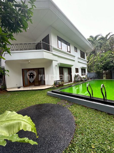 House for rent in South Jakarta, Indonesia · Kebayoran Lama · 5 rooms, 4 baths