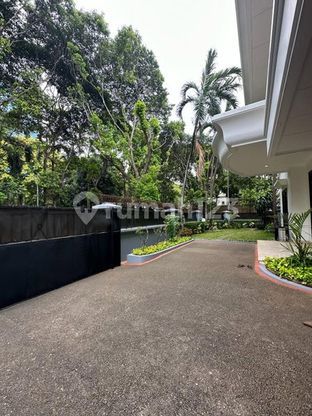 House for rent in South Jakarta, Indonesia · Kebayoran Lama · 5 rooms, 4 baths