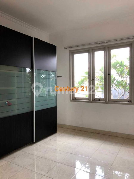 House for rent in Tangerang, Indonesia · Riding · 3 rooms, 3 baths