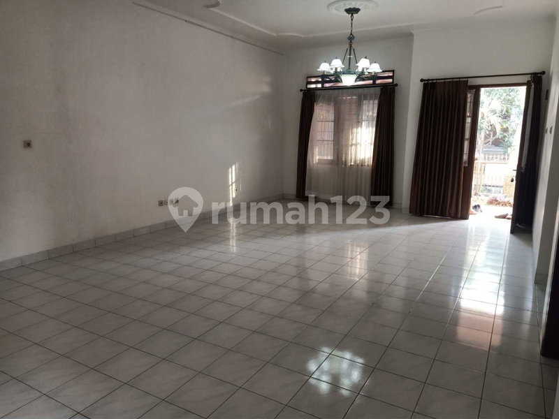 House for rent in Bandung, Indonesia · 4 rooms, 3 baths