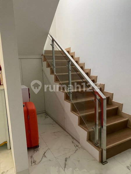 House for rent in Tangerang, Indonesia · Riding · 3 rooms, 3 baths