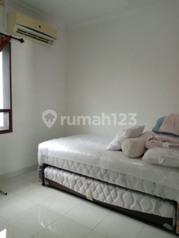 House for rent in Tangerang, Indonesia · Riding · 3 rooms, 2 baths