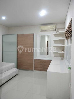 House for rent in Tangerang, Indonesia · Riding · 3 rooms, 3 baths