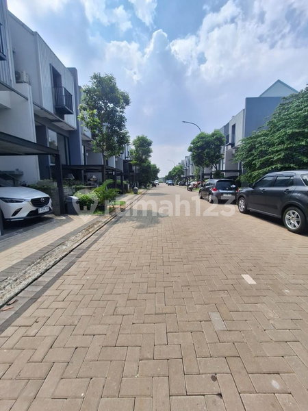 House for rent in Tangerang, Indonesia · Riding · 3 rooms, 3 baths