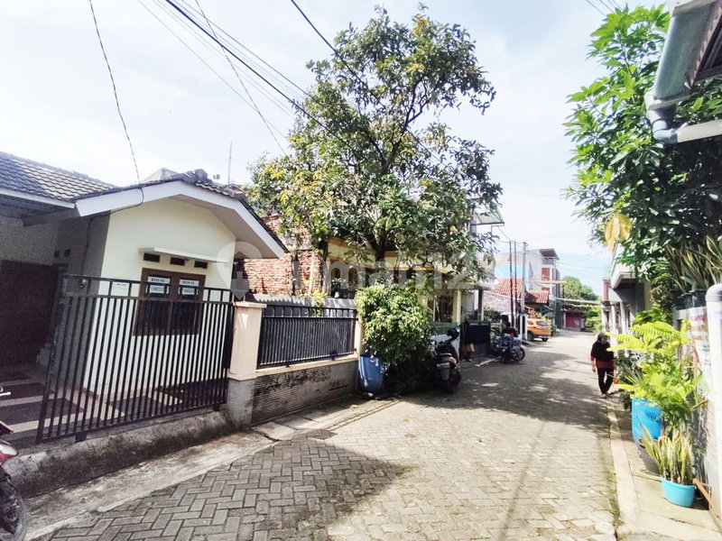 House for rent in Bandung, Indonesia · 2 rooms, 1 bath