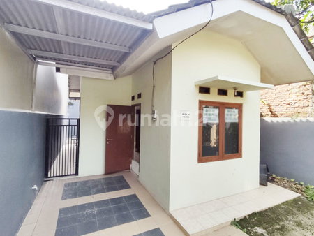 House for rent in Bandung, Indonesia · 2 rooms, 1 bath