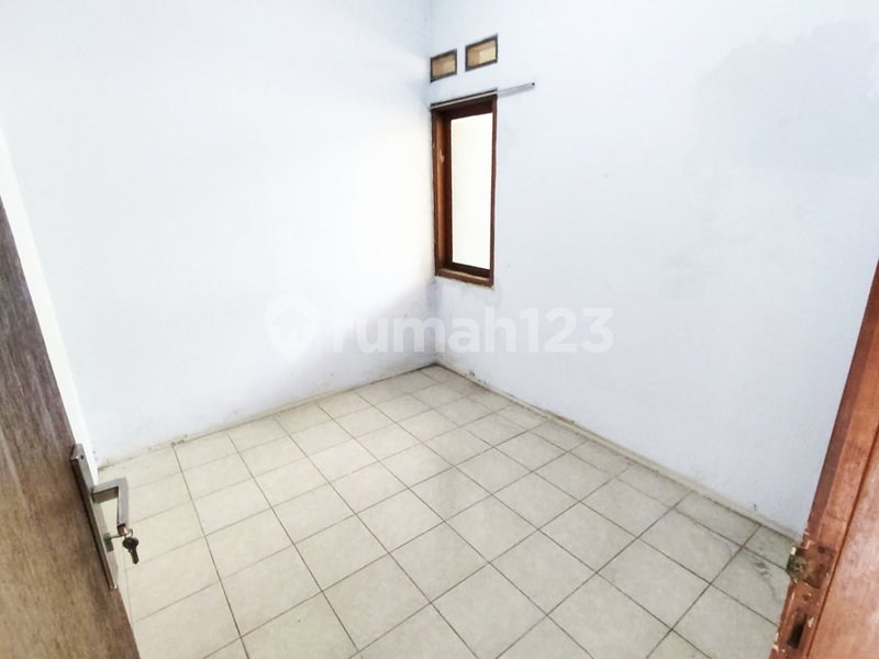 House for rent in Bandung, Indonesia · 2 rooms, 1 bath