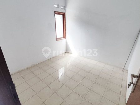 House for rent in Bandung, Indonesia · 2 rooms, 1 bath