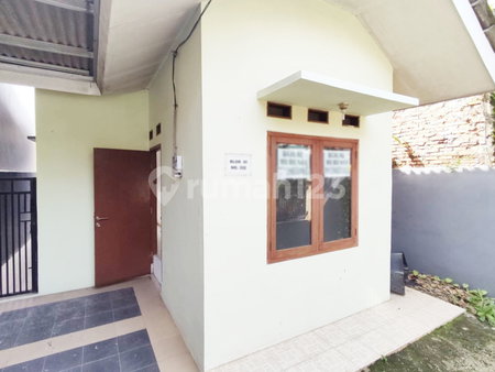 House for rent in Bandung, Indonesia · 2 rooms, 1 bath