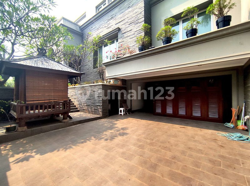 House for rent in North Jakarta, Indonesia · Penjaringan · 7 rooms, 7 baths