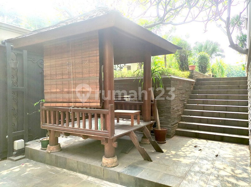 House for rent in North Jakarta, Indonesia · Penjaringan · 7 rooms, 7 baths