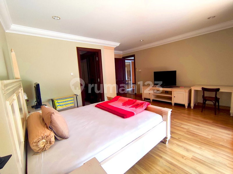 House for rent in North Jakarta, Indonesia · Penjaringan · 7 rooms, 7 baths