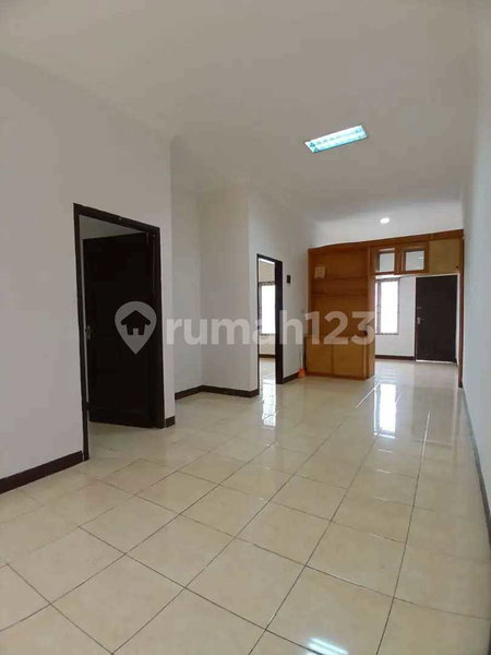 House for rent in North Jakarta, Indonesia · Penjaringan · 4 rooms, 2 baths