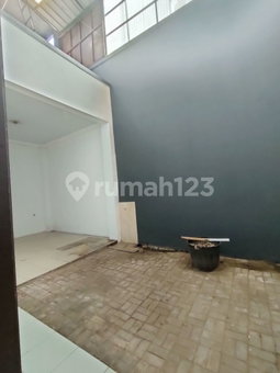 House for rent in Bandung, Indonesia · 6 rooms, 3 baths
