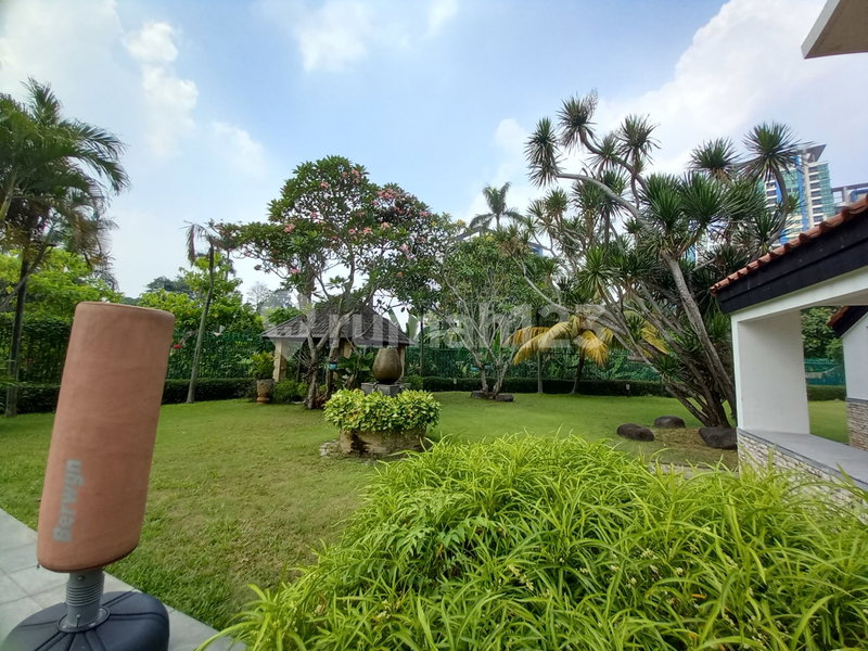 House for rent in South Jakarta, Indonesia · Kebayoran Lama · 5 rooms, 3 baths