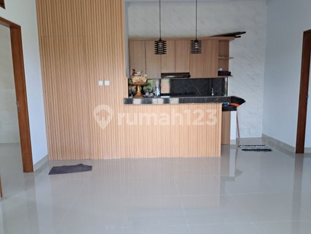 House for rent in Surabaya, Indonesia · 3 rooms, 2 baths