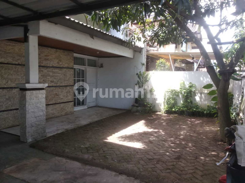 House for rent in Bandung, Indonesia · 3 rooms, 2 baths