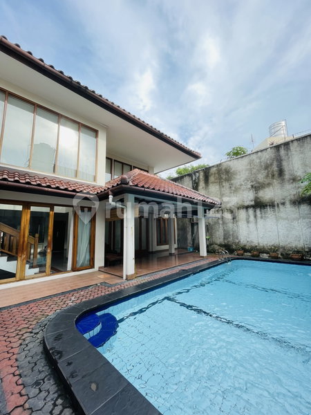 House for rent in Bandung, Indonesia · 5 rooms, 3 baths