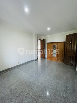 House for rent in Bandung, Indonesia · 5 rooms, 3 baths