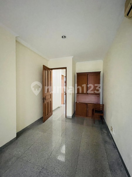 House for rent in Bandung, Indonesia · 5 rooms, 3 baths