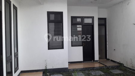 House for rent in Surabaya, Indonesia · 3 rooms, 1 bath