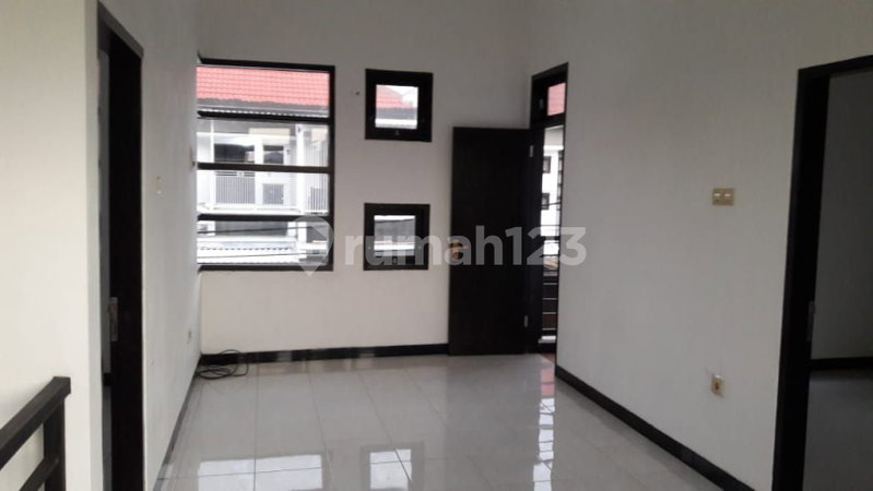 House for rent in Surabaya, Indonesia · 3 rooms, 1 bath