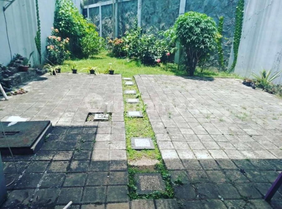 House for rent in Bandung, Indonesia · 4 rooms, 3 baths