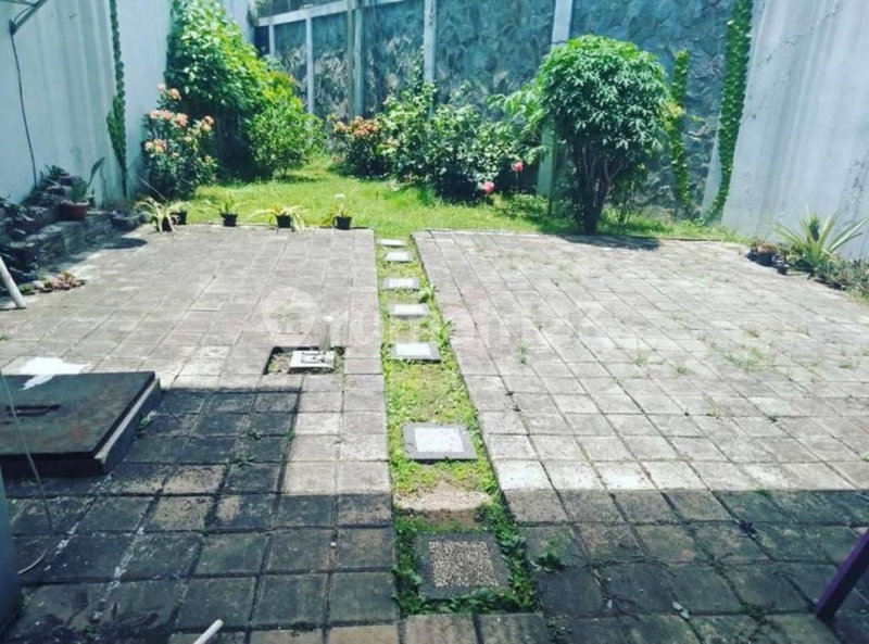House for rent in Bandung, Indonesia · 4 rooms, 3 baths