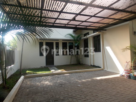 House for rent in Makassar, Indonesia · 3 rooms, 4 baths