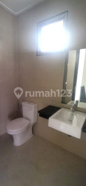 House for rent in North Jakarta, Indonesia · Penjaringan · 4 rooms, 4 baths