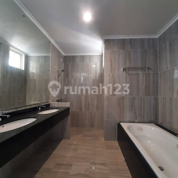 House for rent in Bandung, Indonesia · 4 rooms, 3 baths
