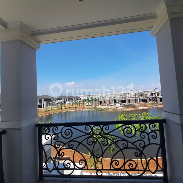 House for rent in Bandung, Indonesia · 4 rooms, 3 baths
