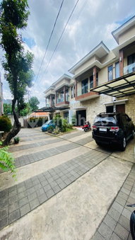 House for rent in Jakarta, Indonesia · Sunday market · 3 rooms, 3 baths