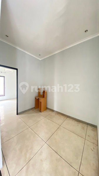 House for rent in Jakarta, Indonesia · Sunday market · 3 rooms, 3 baths
