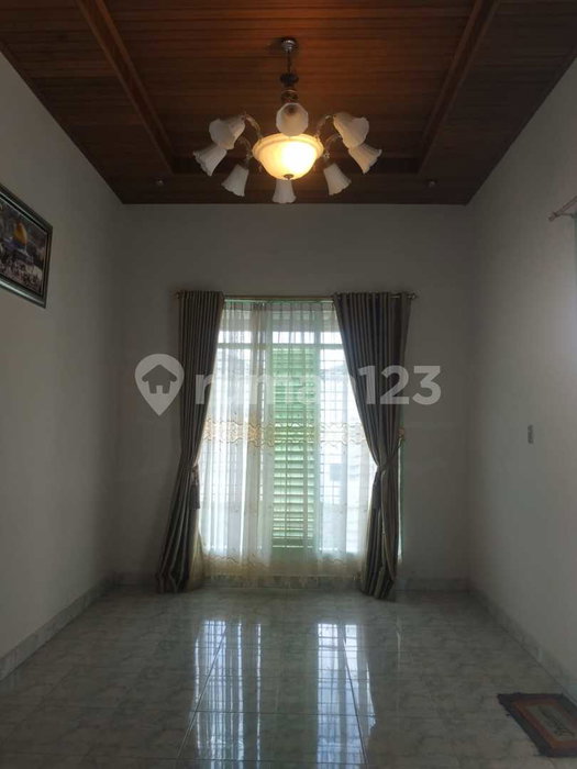 House for rent in Tangerang, Indonesia · 3 rooms, 4 baths
