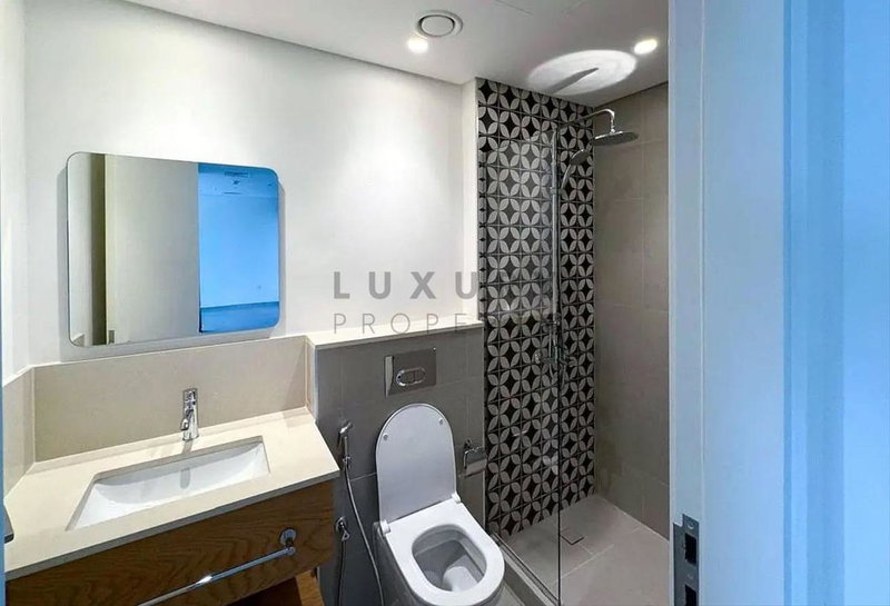 Apartment for rent in Dubai, United Arab Emirates · Golfville · 1 room, 1 bath
