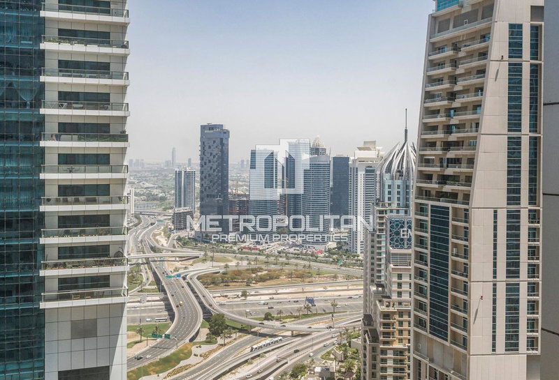 Apartment for rent in Dubai, United Arab Emirates · Marina Pinnacle · 1 room, 2 baths