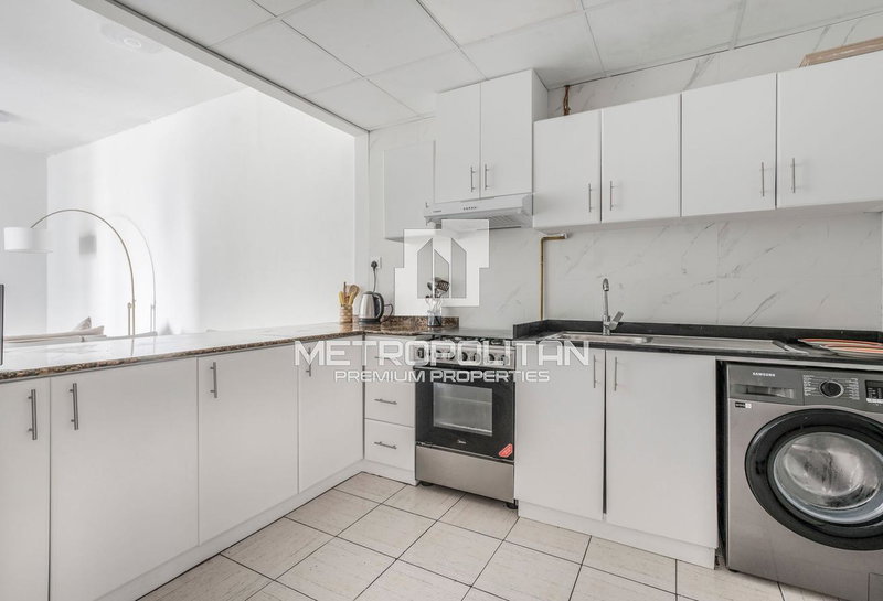 Apartment for rent in Dubai, United Arab Emirates · Marina Pinnacle · 1 room, 2 baths