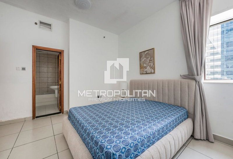 Apartment for rent in Dubai, United Arab Emirates · Marina Pinnacle · 1 room, 2 baths