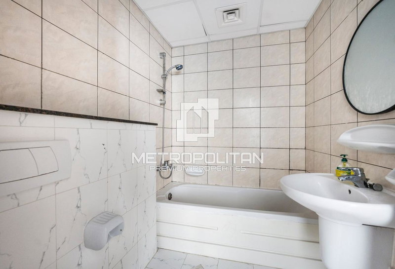 Apartment for rent in Dubai, United Arab Emirates · Marina Pinnacle · 1 room, 2 baths