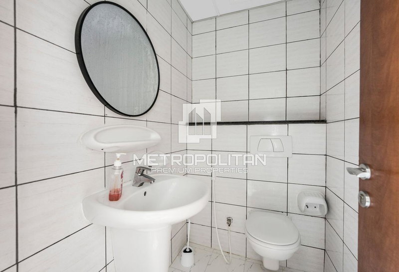 Apartment for rent in Dubai, United Arab Emirates · Marina Pinnacle · 1 room, 2 baths