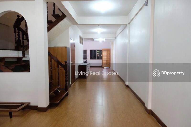 House for rent in Mueang Nonthaburi, Thailand · ทาวน์เฮ้าส์ ซ.ประชาราษฎร์ 8, Nonthaburi · 4 rooms, 2 baths