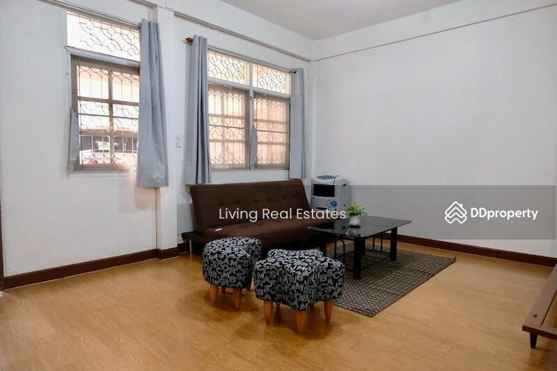 House for rent in Mueang Nonthaburi, Thailand · ทาวน์เฮ้าส์ ซ.ประชาราษฎร์ 8, Nonthaburi · 4 rooms, 2 baths