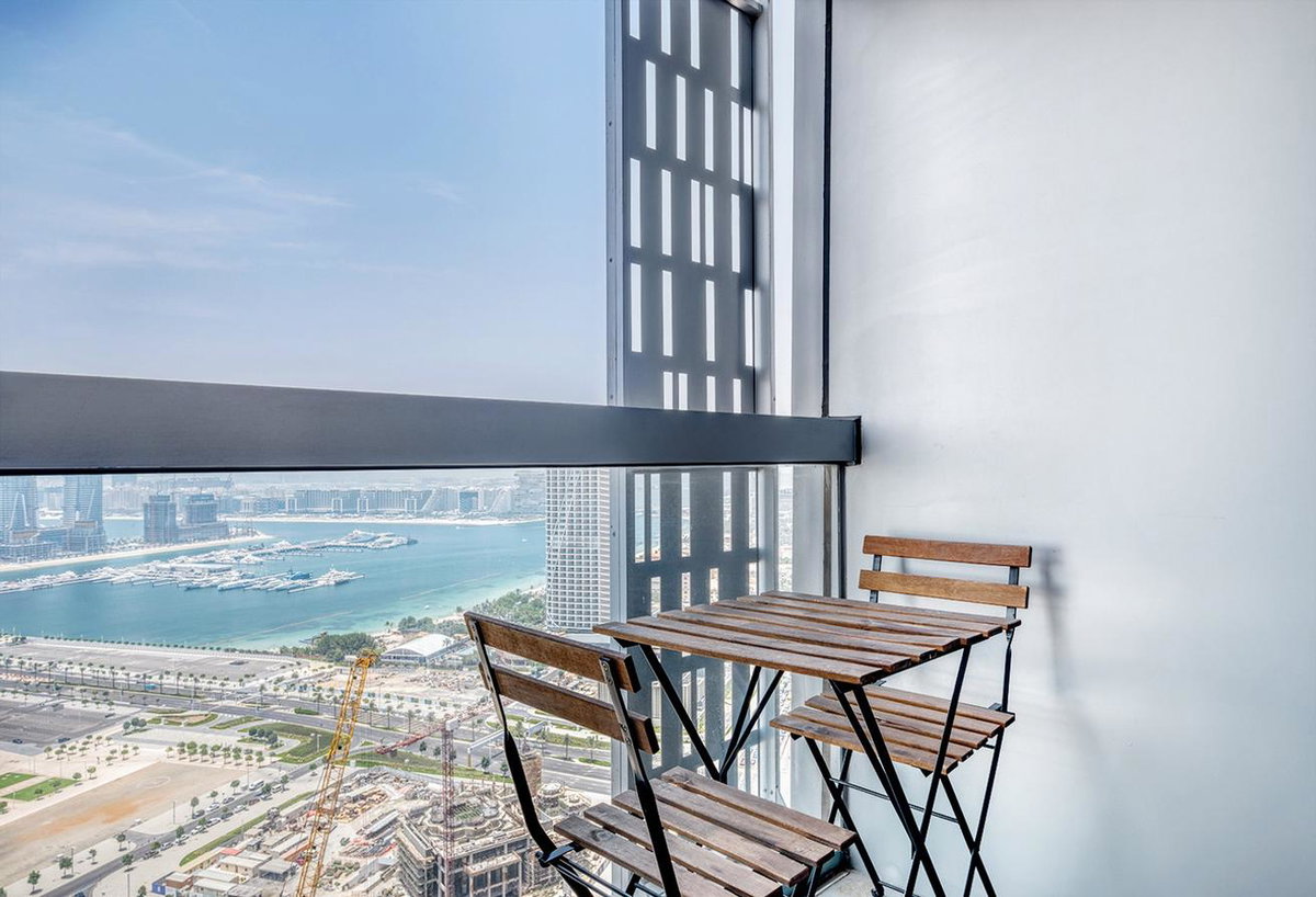 Cayan Tower, United Arab Emirates