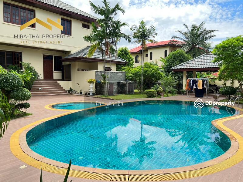 House for rent in Bang Lamung, Thailand · Pool villa in "Thung Klom-Tan Man" Pattaya, Chon Buri · 4 rooms, 5 baths