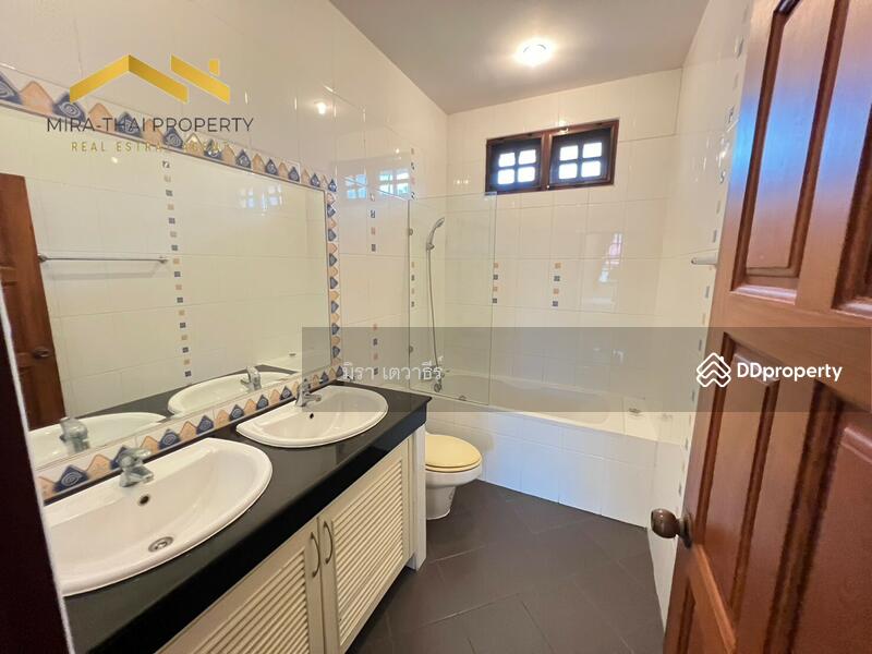 House for rent in Bang Lamung, Thailand · Pool villa in "Thung Klom-Tan Man" Pattaya, Chon Buri · 4 rooms, 5 baths