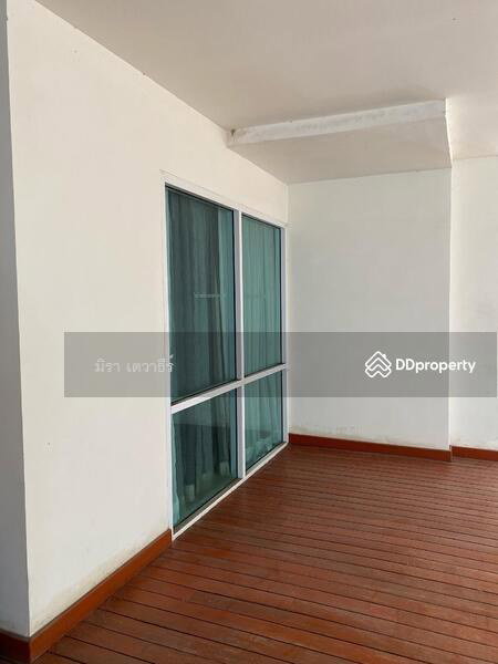 Apartment for rent in Chon Buri, Thailand · Condo for rent In Bangsaen. Room next to the pool, can walk into the pool, Chon Buri · 1 room, 1 bath