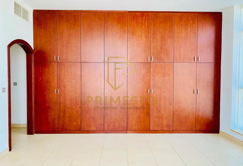 Apartment for rent in Abu Dhabi, United Arab Emirates · Al Aryam Tower · 2 rooms, 4 baths