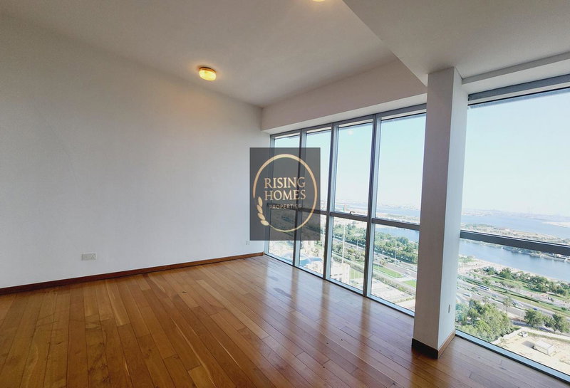 Apartamento en alquiler en Musaffah, Emiratos Árabes Unidos · Rihan Heights · 3 habitaciones, 5 baños